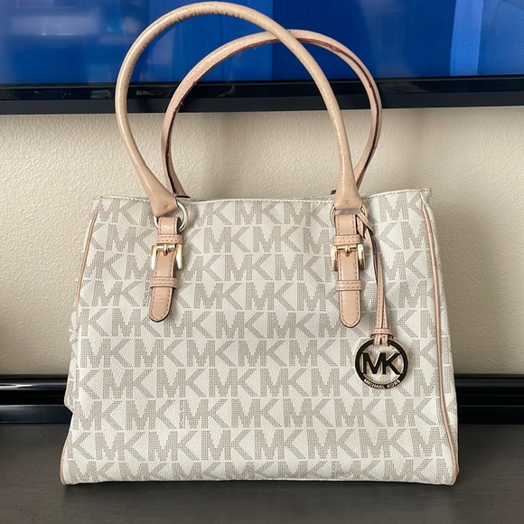 Michael Kors Handbags - Michael Kors Tote Bag